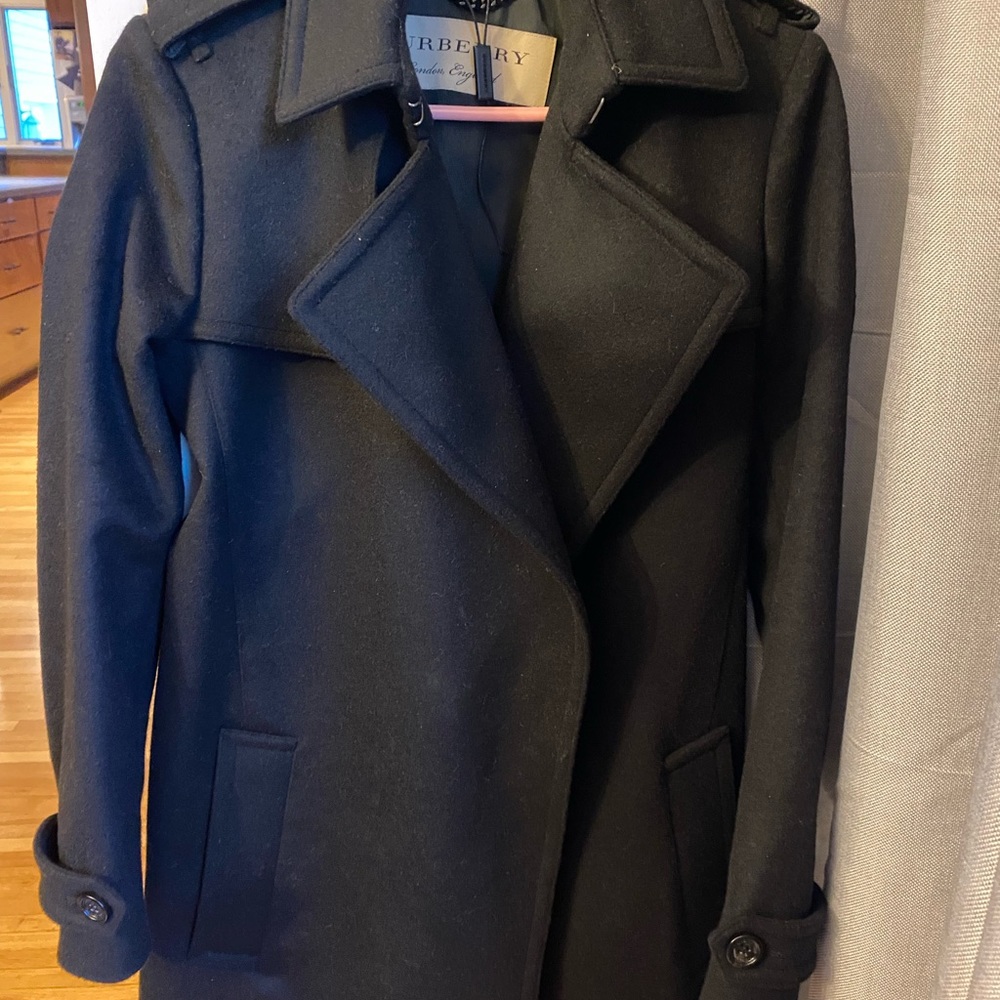 Burberry coat. Black. Size 2